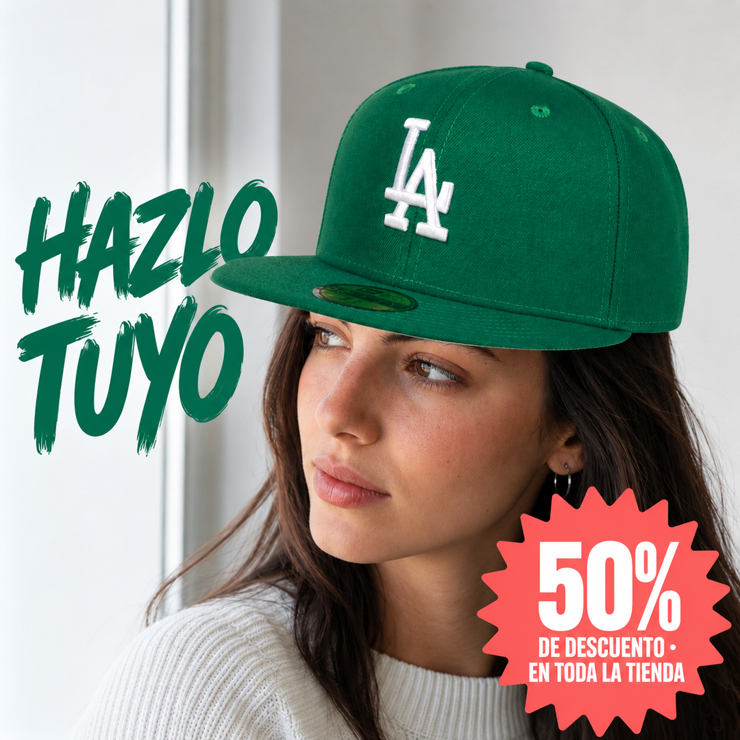 Gorra fitted verde en un look urbano